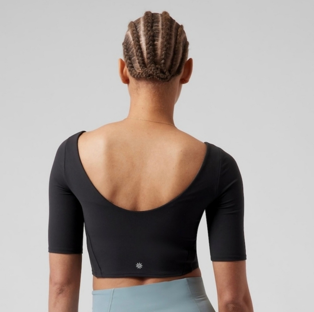 NWT! Athleta Exhilarate crop A-C - size small - Picture 2 of 5